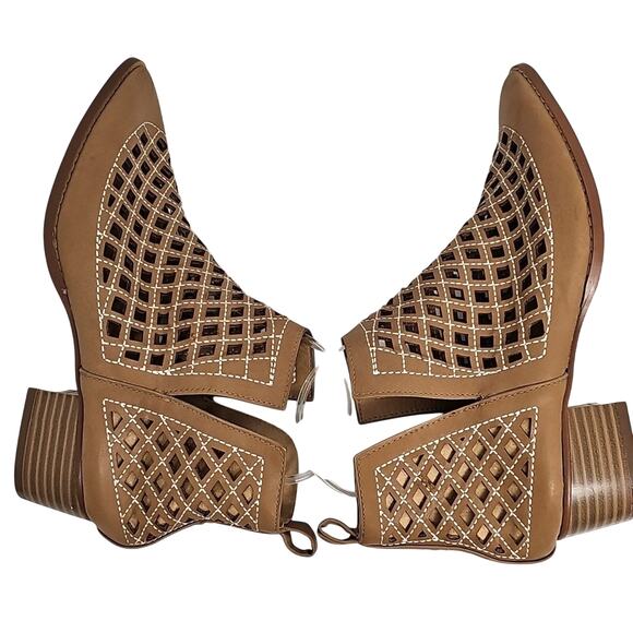 Cape Robbin Womens Vegan Leather Tan Cutout Pull On Tab 1.5" Heel Booties Size 8 - Picture 5 of 9